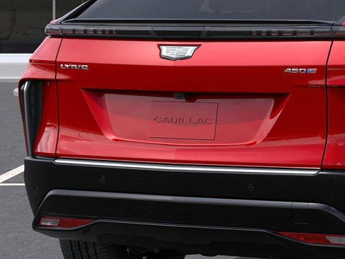 New 2025 Cadillac Lyriq Luxury image 15