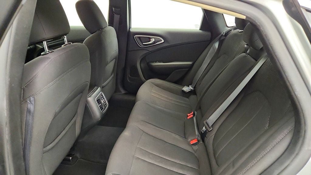 Used 2015 Chrysler 200 Limited w/ Convenience Group FWD image 22