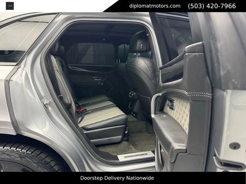 Used 2020 Bentley Bentayga AWD/4WD image 22
