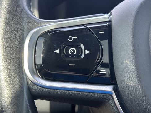 Used 2021 Volvo XC60 T5 Inscription image 44