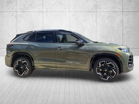 New 2026 Volkswagen Tiguan SEL R-Line AWD/4WD image 6
