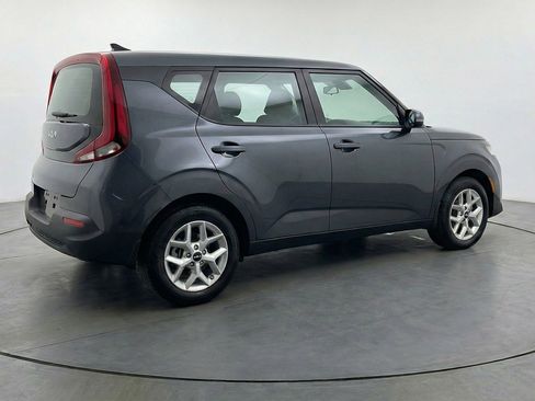 Used 2025 Kia Soul LX w/ LX Technology Package FWD image 9