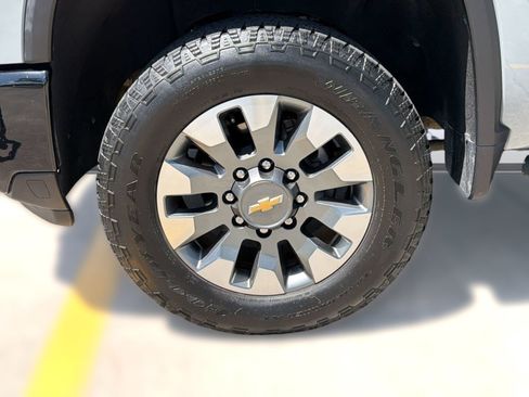 Certified 2024 Chevrolet Silverado 2500 Custom w/ Custom Value Package AWD/4WD image 12