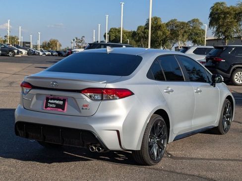 Used 2026 Toyota Corolla SE w/ SE Premium Package FWD image 2
