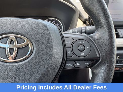 Used 2021 Toyota RAV4 XLE AWD/4WD image 16