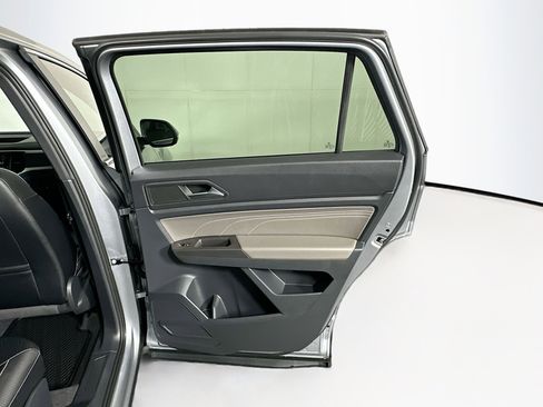 Used 2022 Volkswagen Atlas Cross Sport SEL image 29