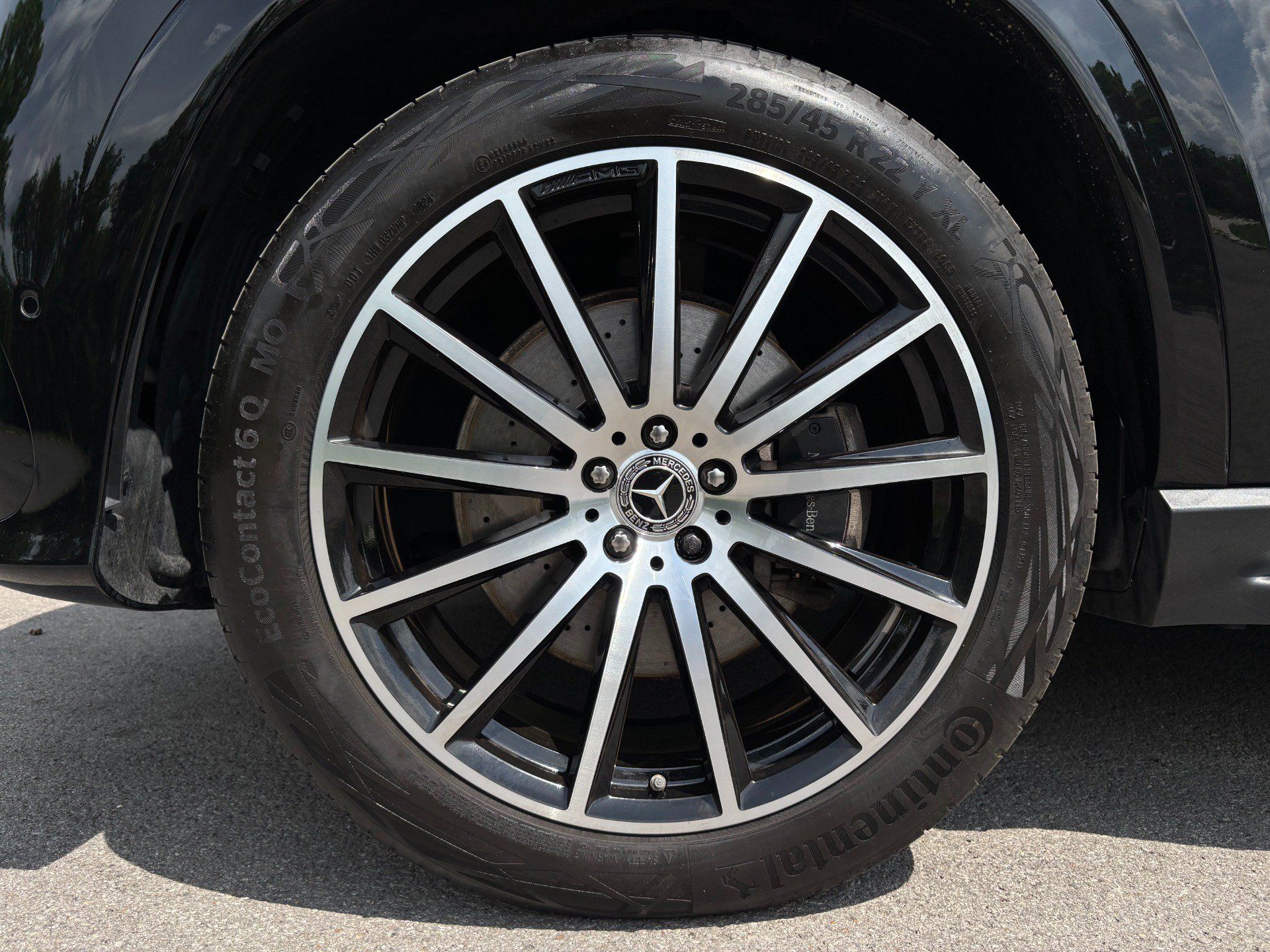 Used 2025 Mercedes-Benz GLS 450 4MATIC w/ AMG Line Exterior image 57