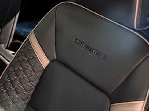 New 2026 GMC Canyon Denali image 14