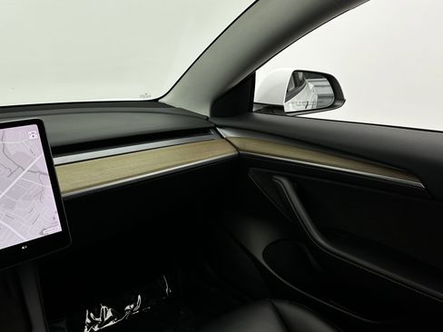 Used 2021 Tesla Model 3 Standard Range Plus image 26