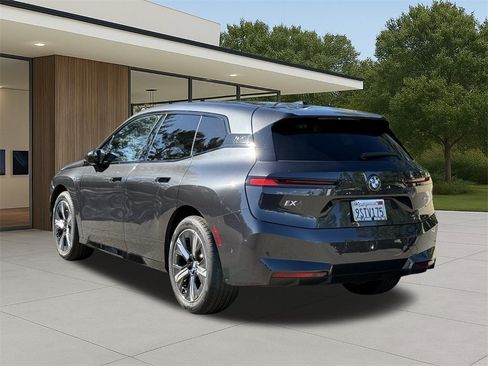 Used 2026 BMW iX xDrive45 w/ Climate Comfort Package image 10