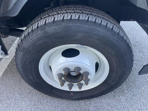 Used 2023 Ford E-350 and Econoline 350 Super Duty w/ Power Windows & Locks Group image 17