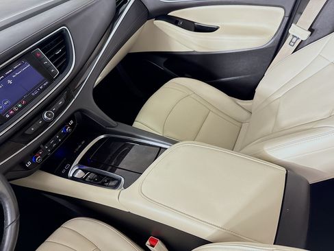 Used 2023 Buick Enclave Essence FWD image 27