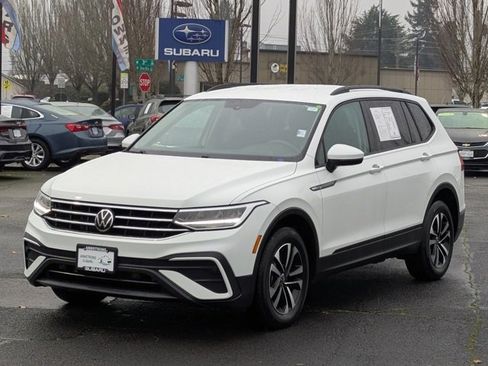 Used 2023 Volkswagen Tiguan S image 9