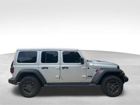 Used 2024 Jeep Wrangler Unlimited Sport AWD/4WD image 6