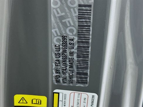 Used 2023 Jeep Wrangler Unlimited w/ 8.4" Radio Group image 12