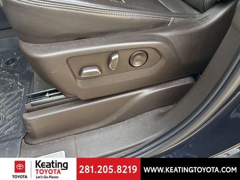 Used 2022 GMC Yukon Denali w/ Denali Premium Package AWD/4WD image 14