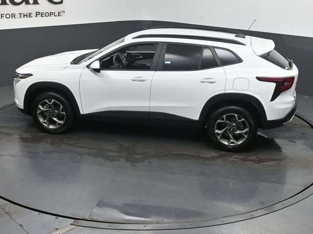 Used 2025 Chevrolet Trax LT FWD image 47