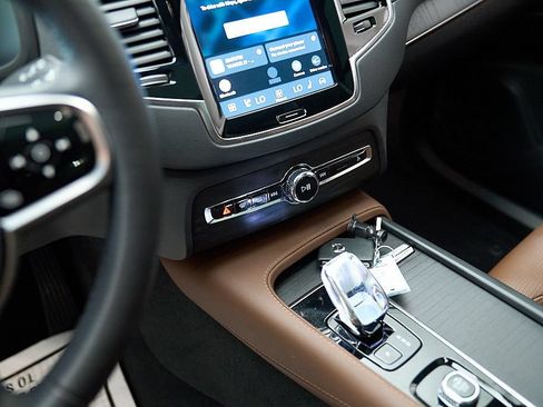 Certified 2024 Volvo XC90 T8 Ultimate AWD/4WD image 15