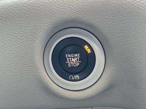 Used 2017 Chrysler Pacifica Touring image 21