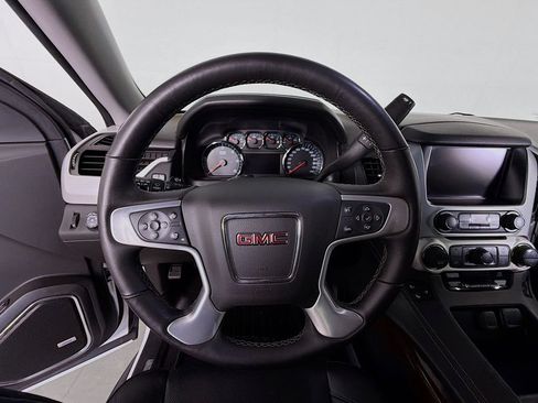 Used 2017 GMC Yukon SLT AWD/4WD image 13