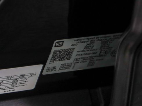 Used 2023 GMC Yukon XL AT4 image 38