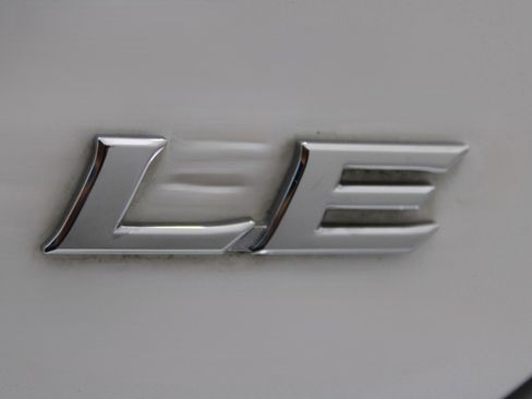 Used 2021 Toyota Camry LE FWD image 29