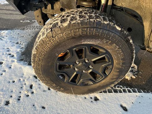 Used 2015 Jeep Wrangler Unlimited Sport w/ Quick Order Package 24S image 2