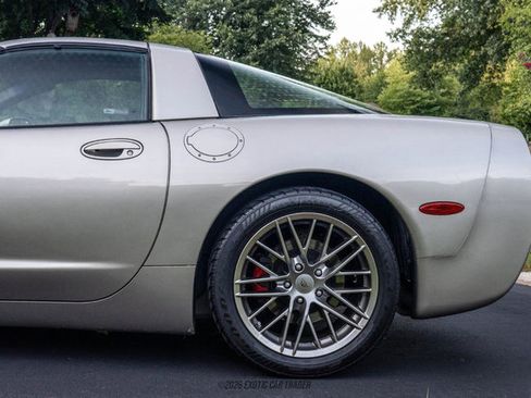 Used 2000 Chevrolet Corvette Coupe RWD image 5