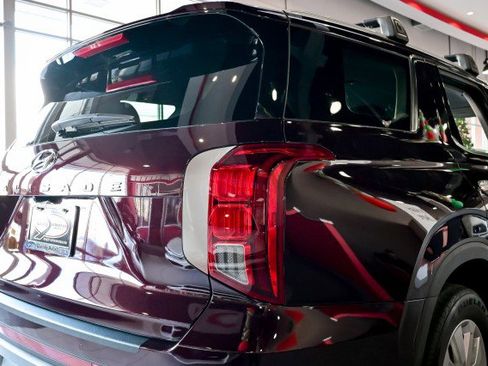 Used 2023 Hyundai Palisade SEL FWD image 11