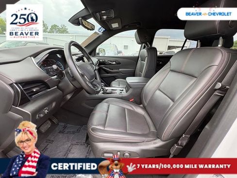 Used 2023 Chevrolet Traverse RS FWD image 13