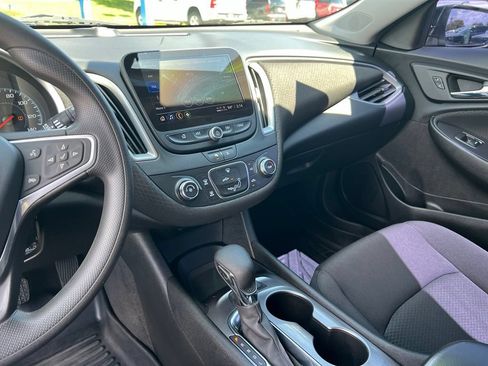 Used 2022 Chevrolet Malibu LS FWD image 33