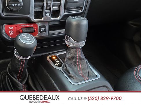 Used 2018 Jeep Wrangler Unlimited Rubicon AWD/4WD image 23