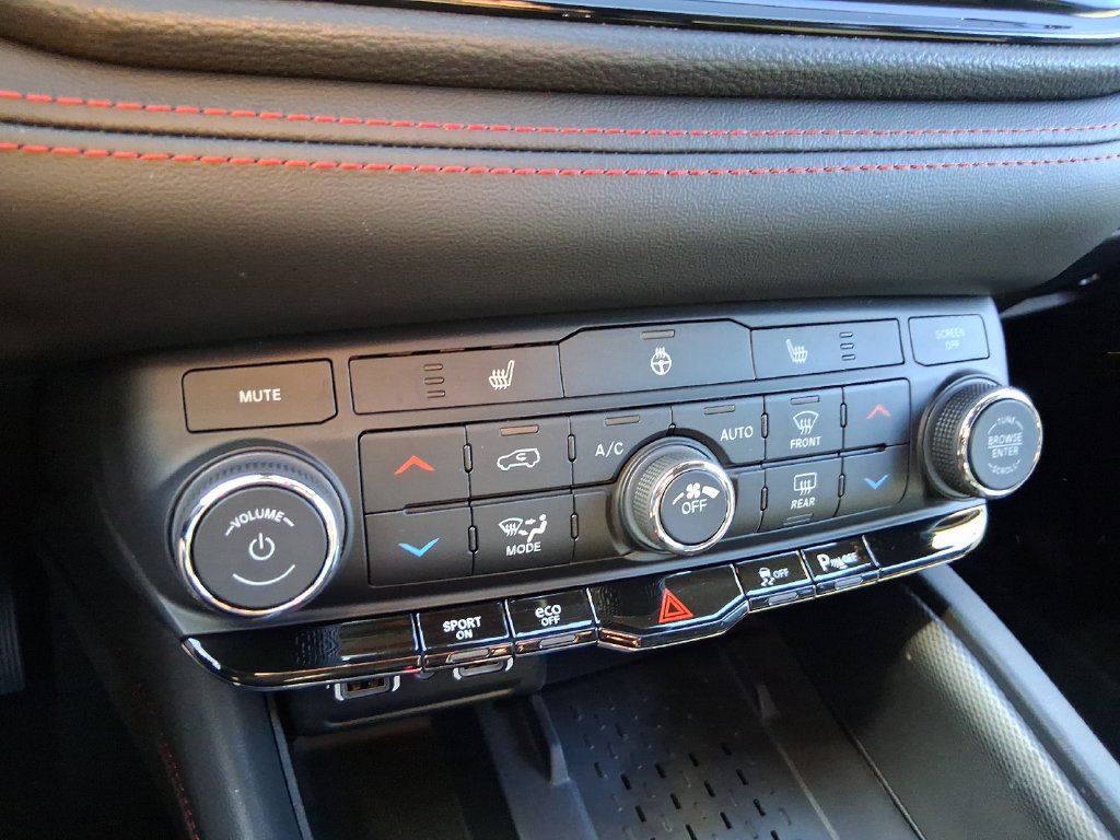 Used 2025 Dodge Durango R/T w/ Blacktop Package AWD/4WD image 11