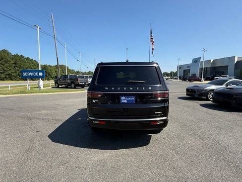 Used 2024 Jeep Wagoneer Series II AWD/4WD image 5