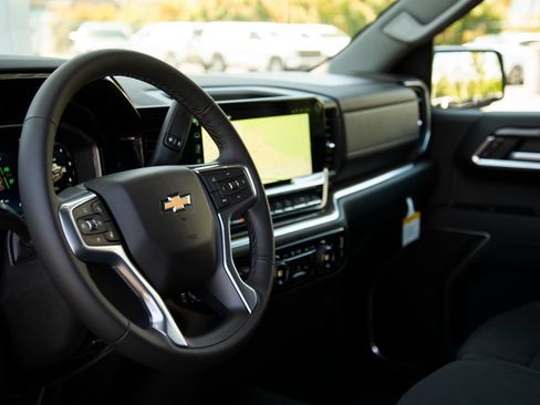 New 2026 Chevrolet Silverado 1500 LT w/ Z71 Off-Road Package AWD/4WD image 21
