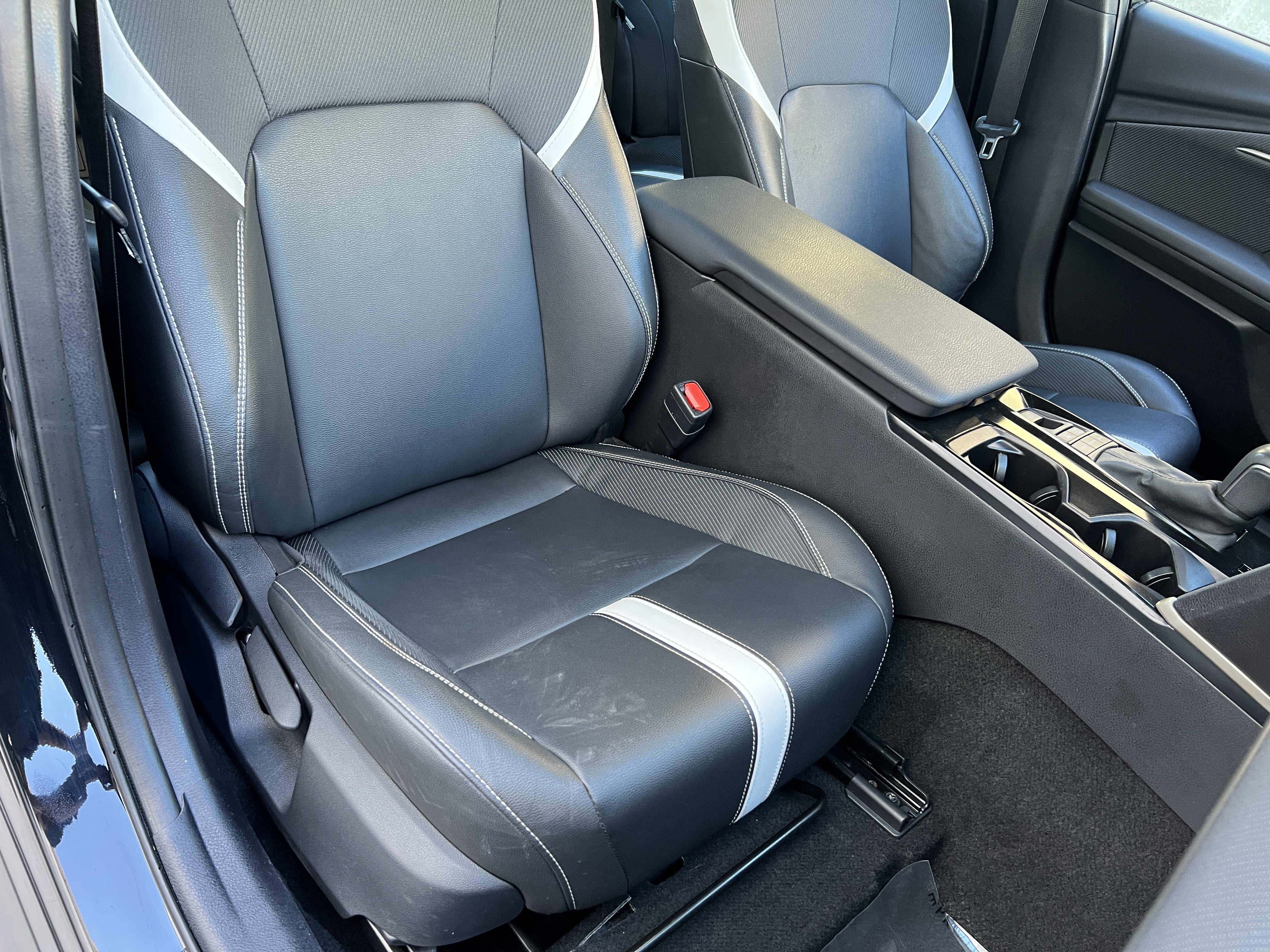 Used 2025 Toyota Camry SE FWD image 22