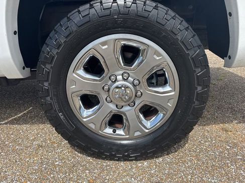 Used 2018 RAM 2500 Laramie image 9