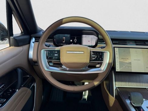 New 2026 Land Rover Range Rover Long Wheelbase SE AWD/4WD image 15