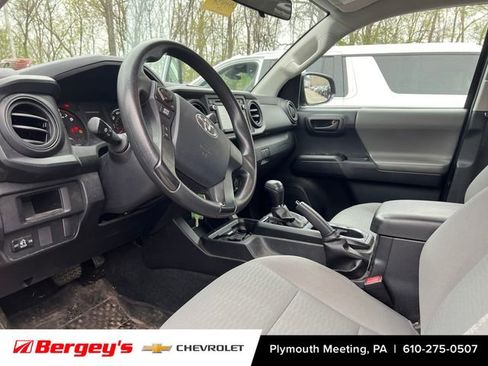 Used 2017 Toyota Tacoma SR w/ Tow Package image 3