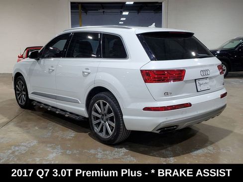 Used 2017 Audi Q7 3.0T Premium Plus w/ Premium Plus Package image 11