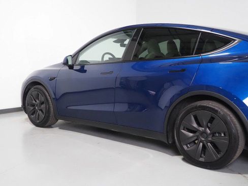 Used 2025 Tesla Model Y Long Range image 47