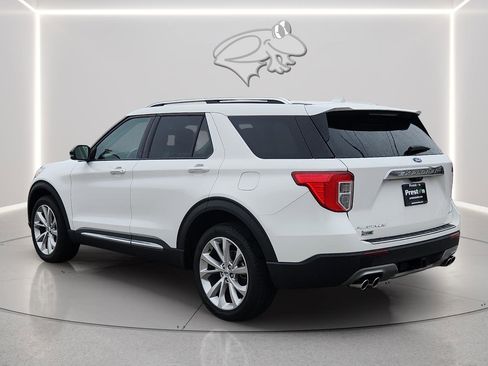 Certified 2023 Ford Explorer Platinum w/ Technology Package image 3