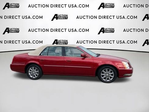 Used 2011 Cadillac DTS Luxury image 2