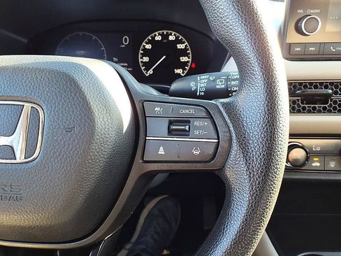 Used 2023 Honda HR-V LX image 32