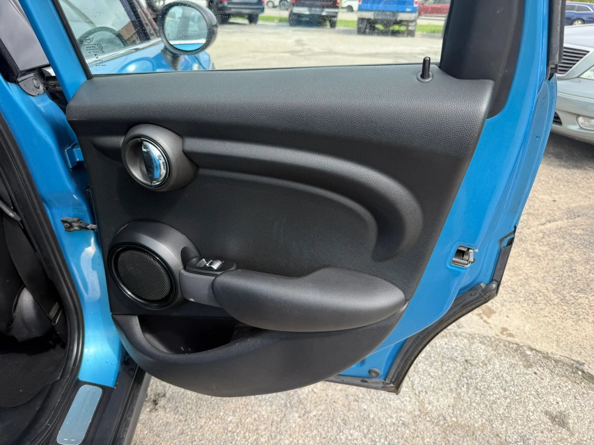 Used 2016 MINI Cooper 4-Door Hardtop FWD image 19