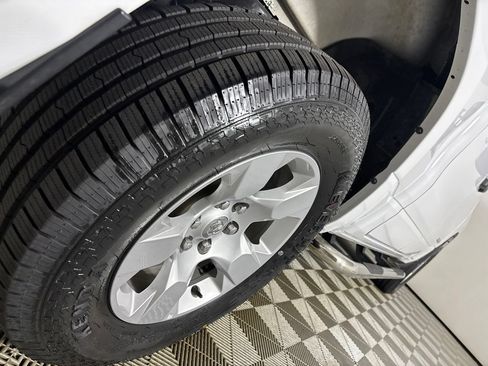 Used 2023 RAM 1500 Big Horn AWD/4WD image 36