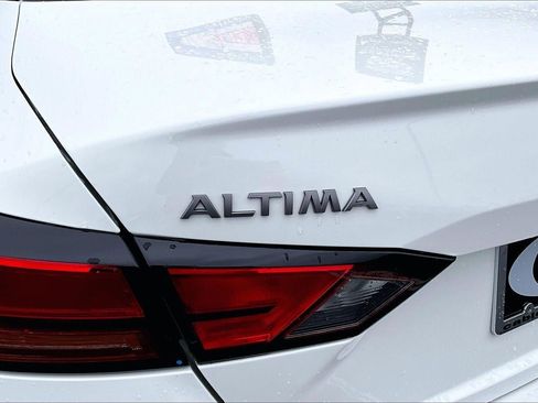 Used 2025 Nissan Altima 2.5 SV image 29