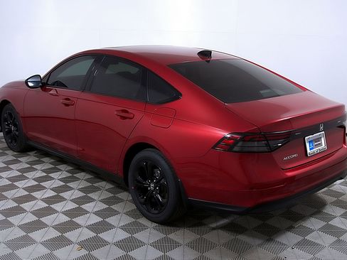 Certified 2025 Honda Accord SE image 9