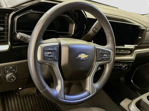 Used 2023 Chevrolet Silverado 1500 LT image 18