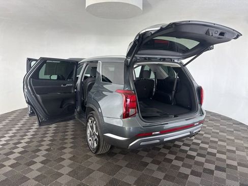 Used 2025 Hyundai Palisade Limited image 17
